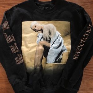Ariana grande sweetener tour sweatshirt